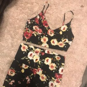 Two piece high waisted set with crop top